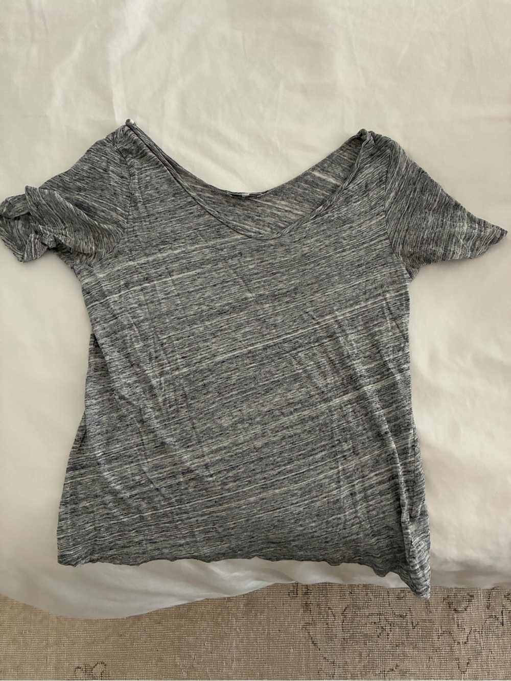 Aritzia V-Neck Short Sleeve Tee in Heather Gray